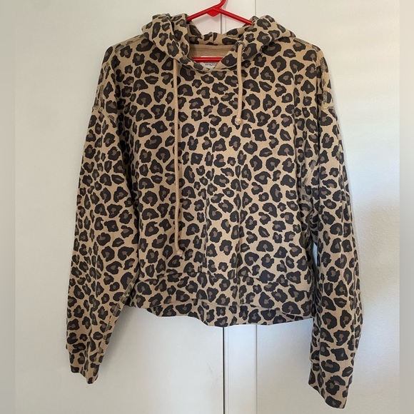 Abercrombie & Fitch Sweaters - Abercrombie & Fitch Cheetah Print Hoodie